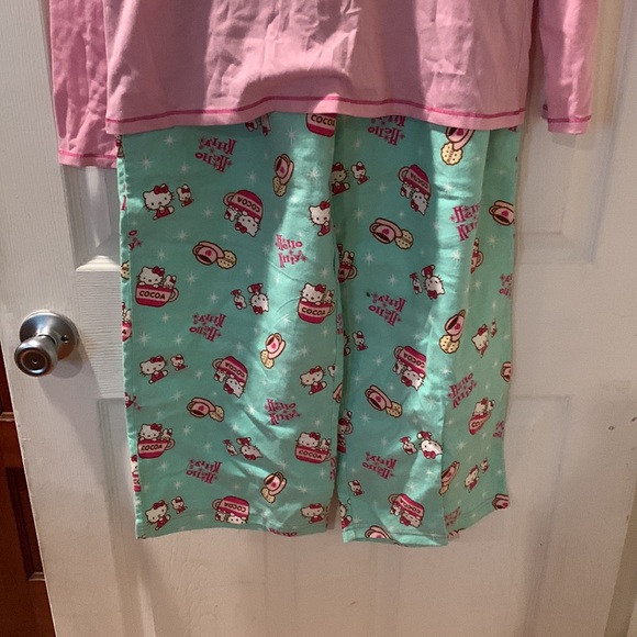 Hello Kitty PJs - Picture 2 of 7
